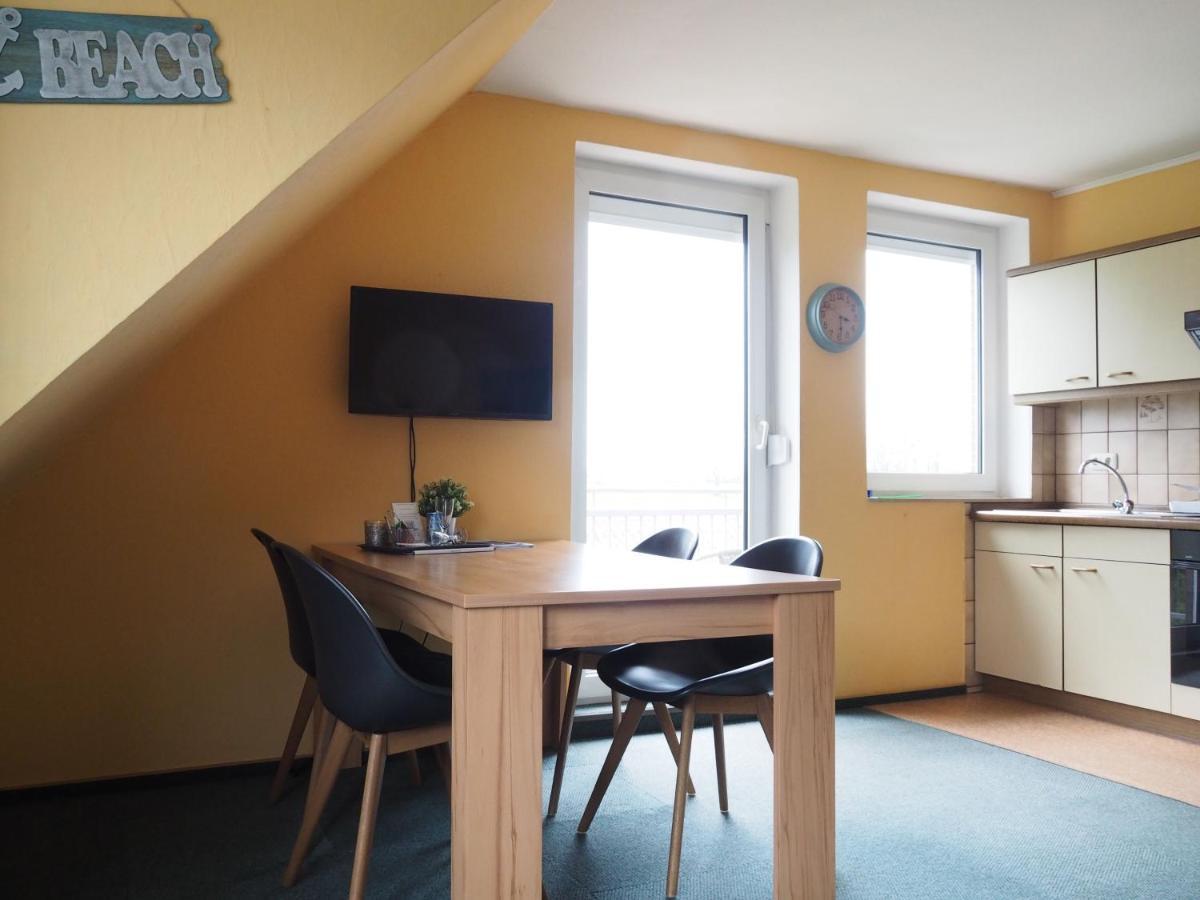 Friesenmeer Ferienwohnung Sechs Бензерзиль Экстерьер фото